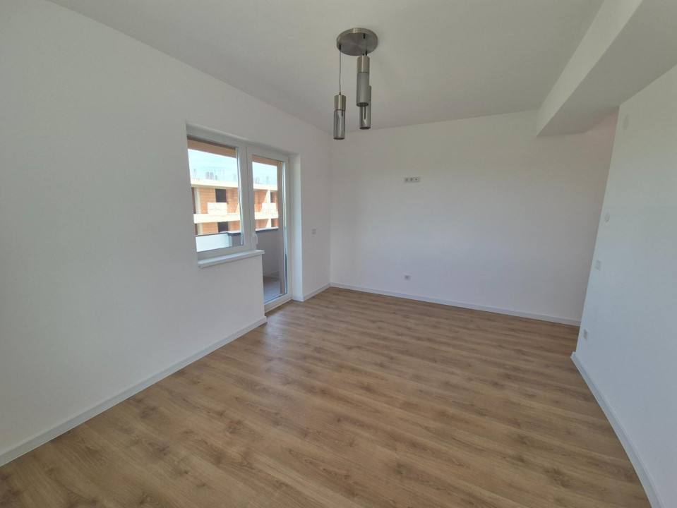 Apartament 3 camere - 2 bai - Logie 13.4 mp - Etaj 5