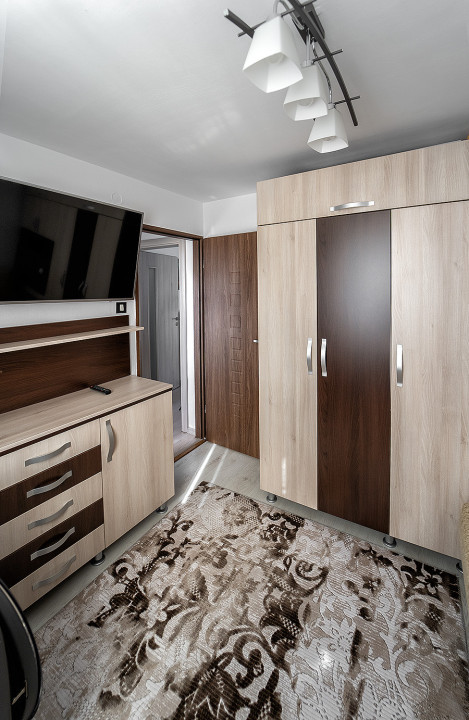 De vânzare apartament 2 camere, complet mobilat și utilat cu pivniță!