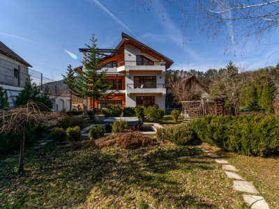 Imobil cu arhitectura deosebita, pozitie Centrala, Brasov